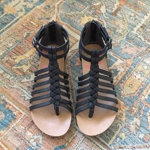 Like new gladiator sandals!